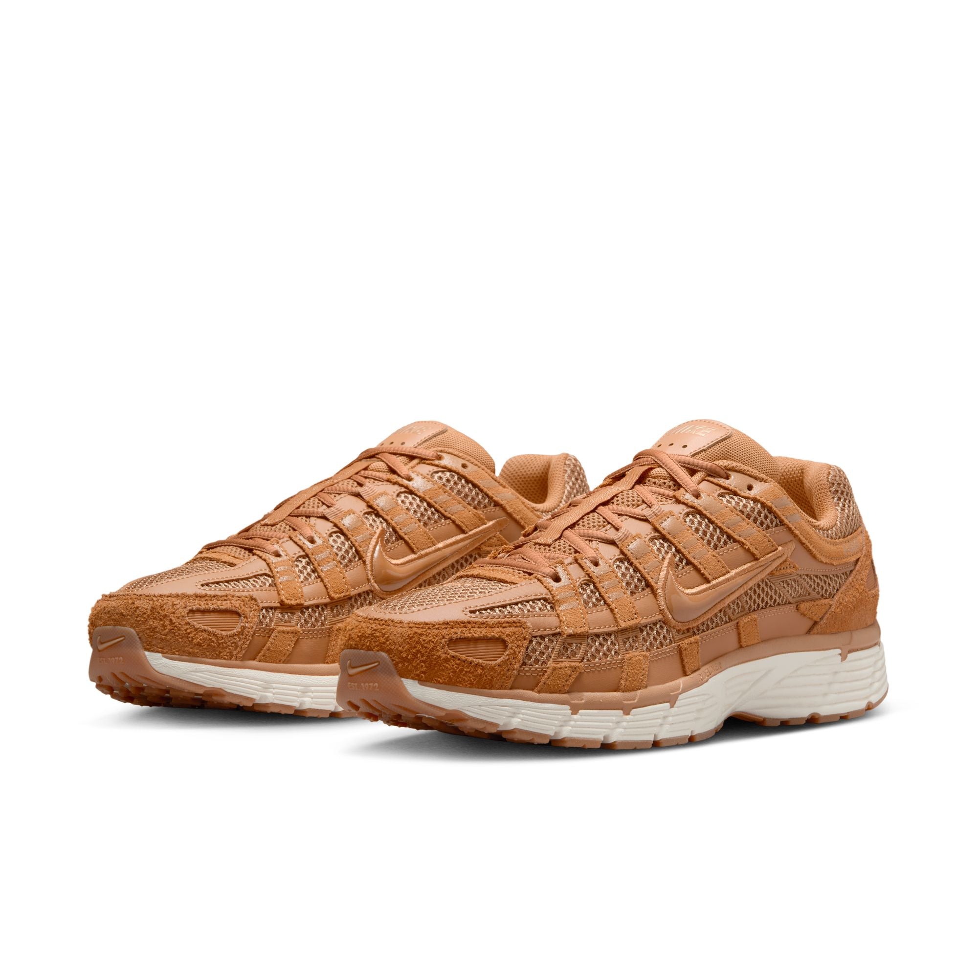 MENS NIKE P-6000 SE (FLAX/METALLIC GOLD/SAIL)