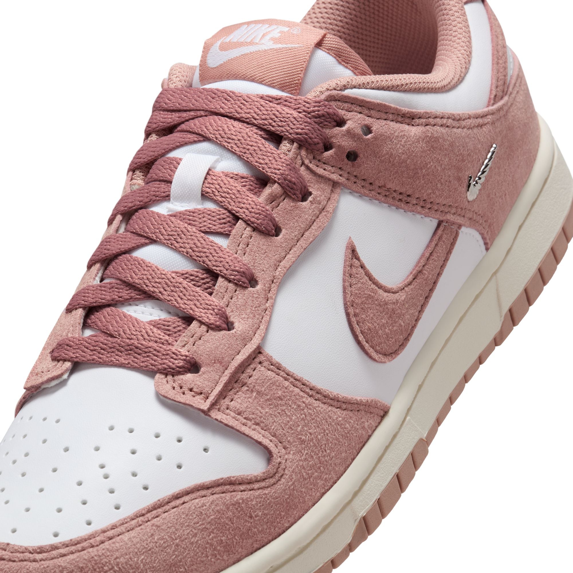 WOMENS NIKE DUNK LOW (WHITE/PARTICLE PINK/SAIL/METALLIC SILVER)
