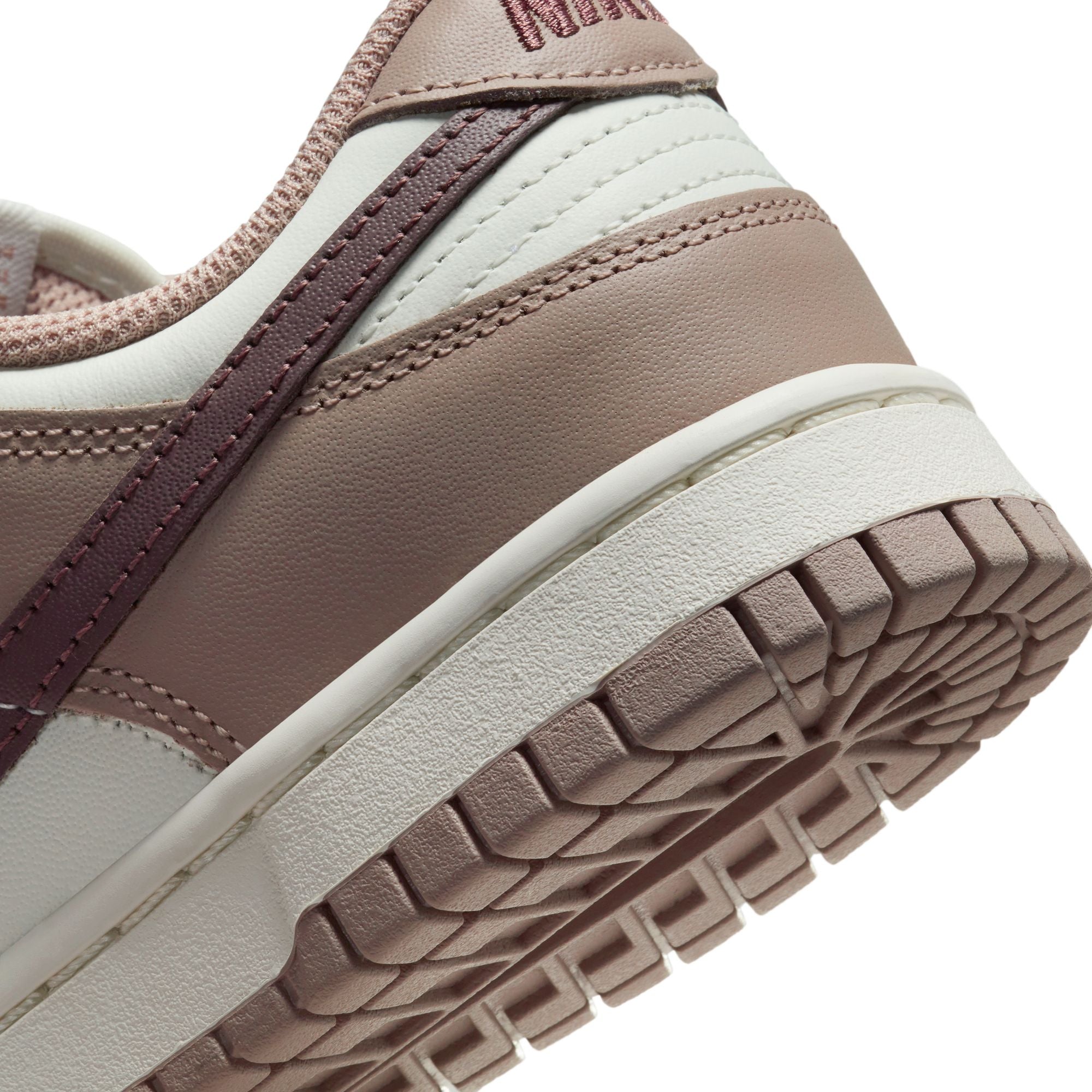 WOMENS NIKE DUNK LOW (SAIL/PLUM ECLIPSE/DIFFUSED TAUPE)