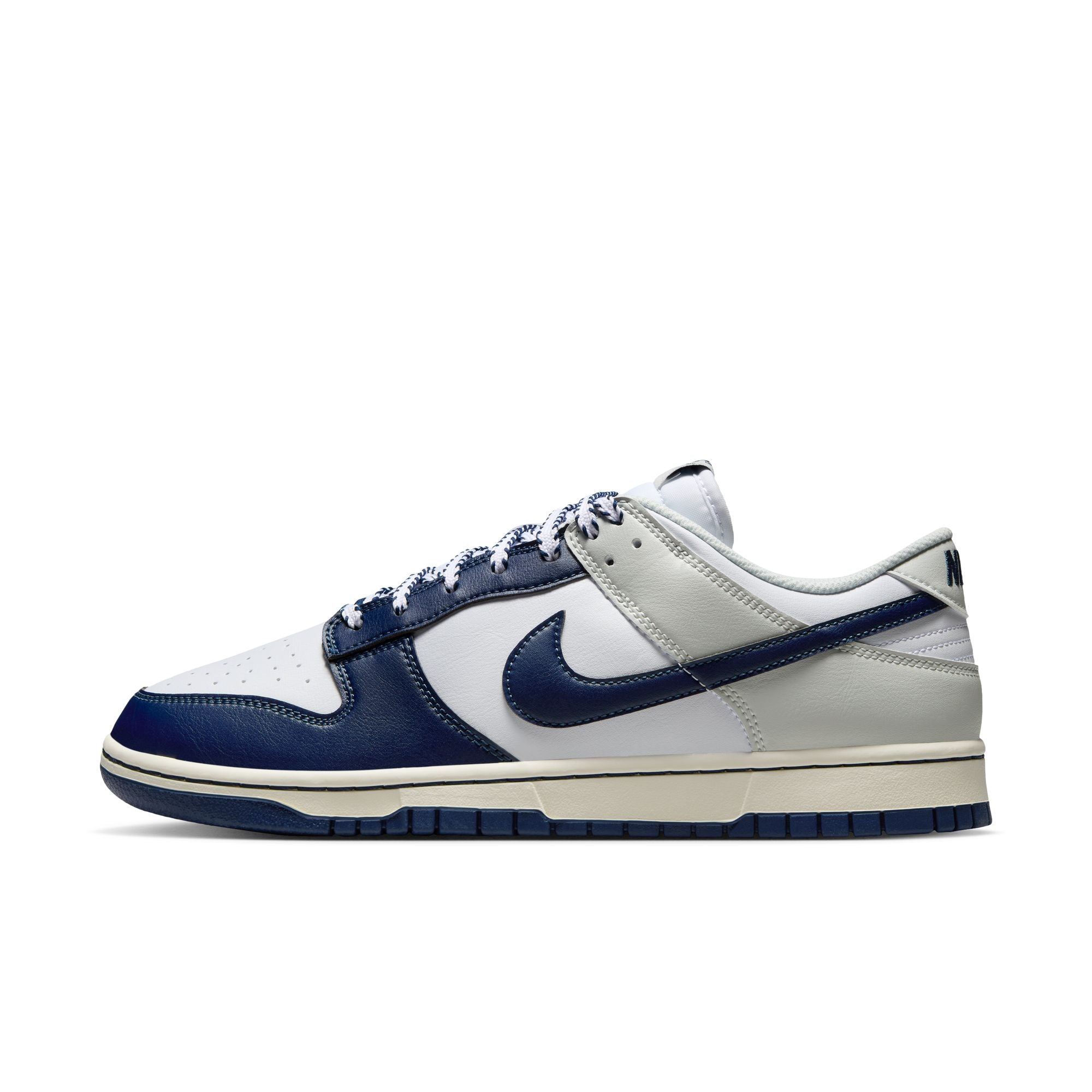 MENS NIKE DUNK LOW RETRO (WHITE/MIDNIGHT NAVY/PHOTON DUST)