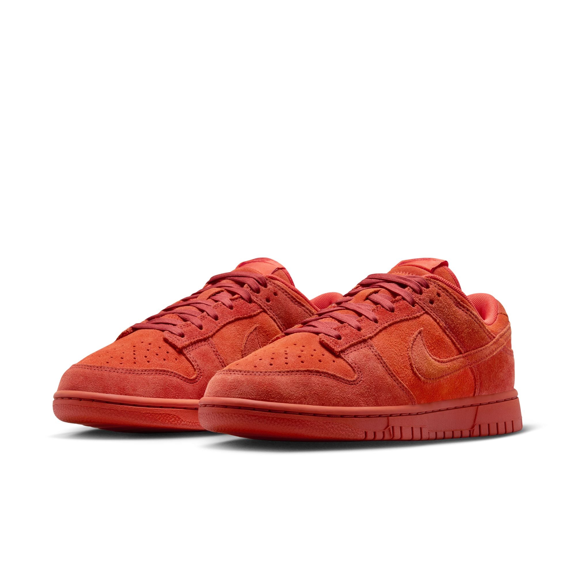 WOMENS NIKE DUNK LOW SE (PICANTE RED/DRAGON RED)