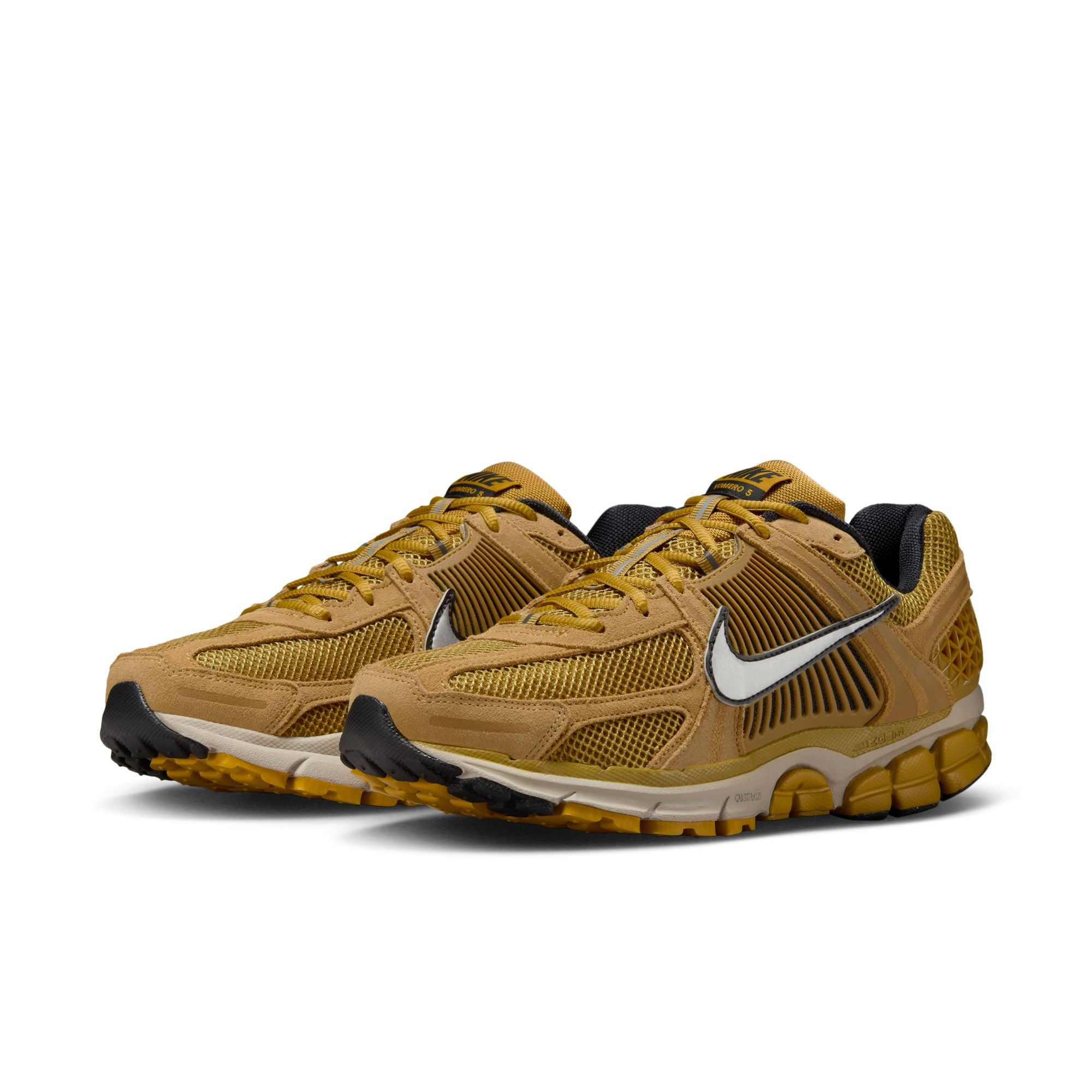 MENS NIKE ZOOM VOMERO 5 (OCHRE)