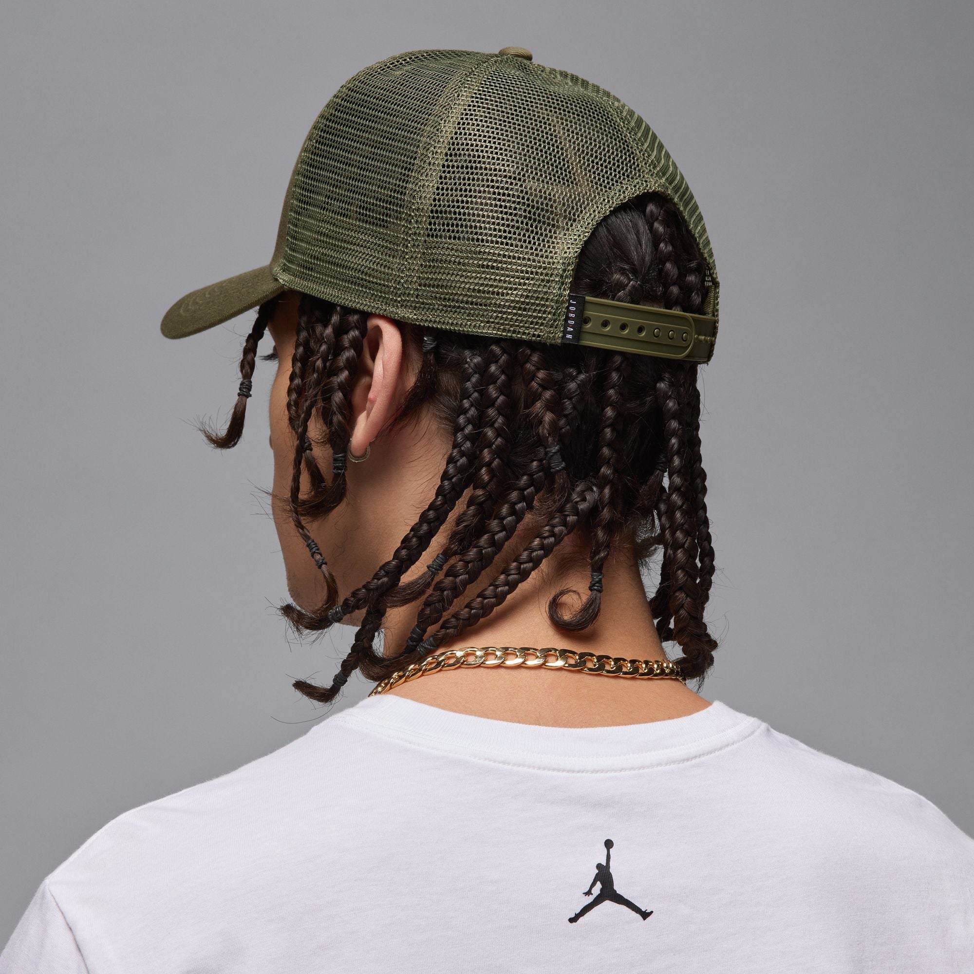 JORDAN RISE TRUCKER HAT (MEDIUM OLIVE/BLACK)