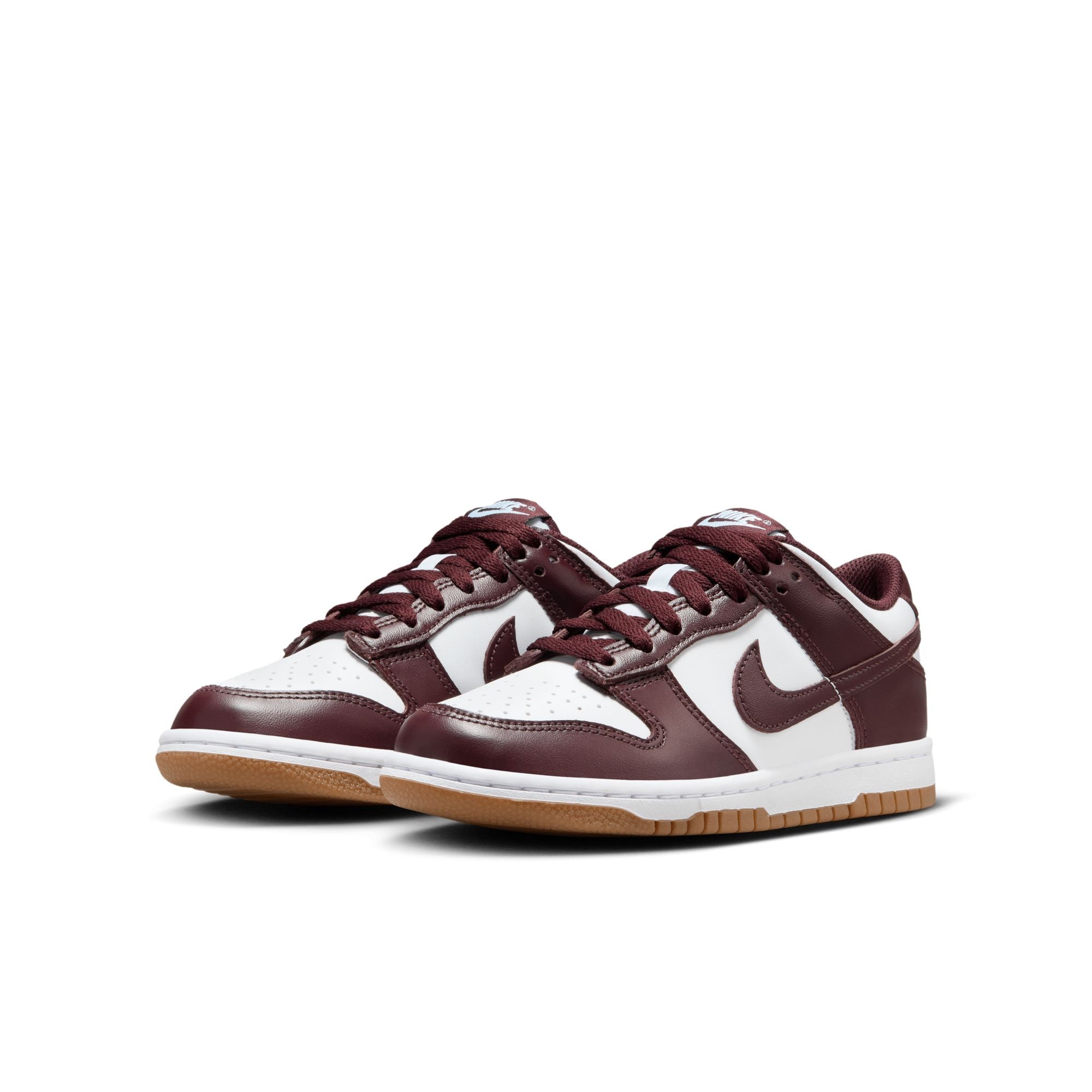 KIDS NIKE DUNK LOW GS (WHITE/BURGUNDY CRUSH/GUM LIGHT BROWN)