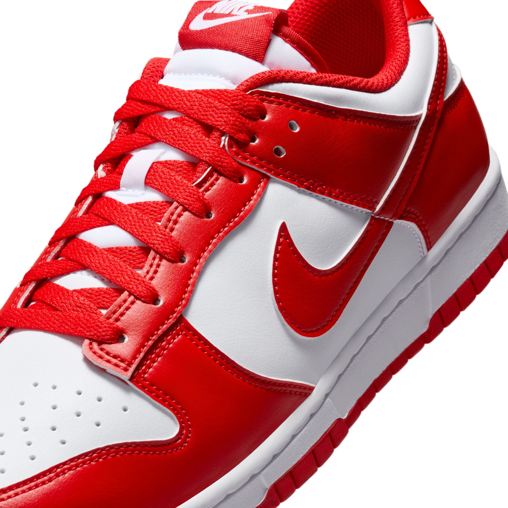 MENS NIKE DUNK LOW RETRO (WHITE/UNIVERSITY RED)