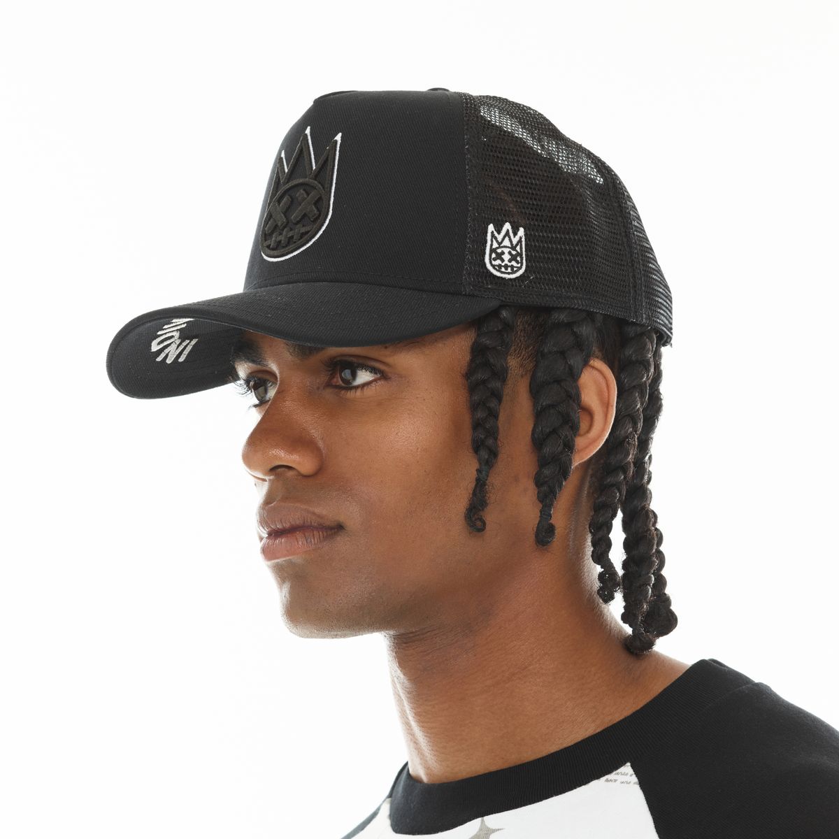 CULT LOGO MESH BACK TRUCKER HAT (BLACK)