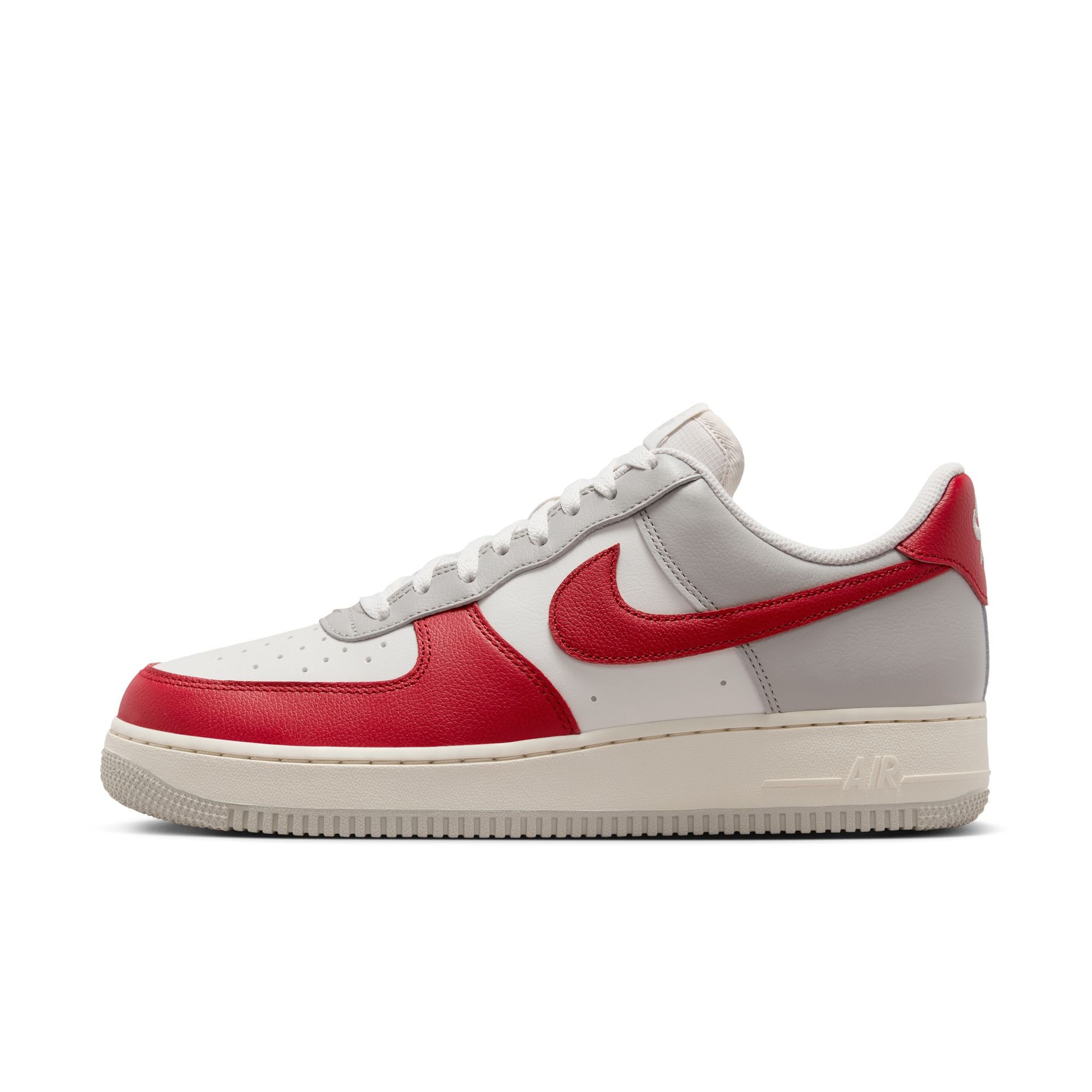 MENS NIKE AIR FORCE 1 '07 LV8 (LT IRON ORE/GYM RED/PALE IVORY/PHANTOM)