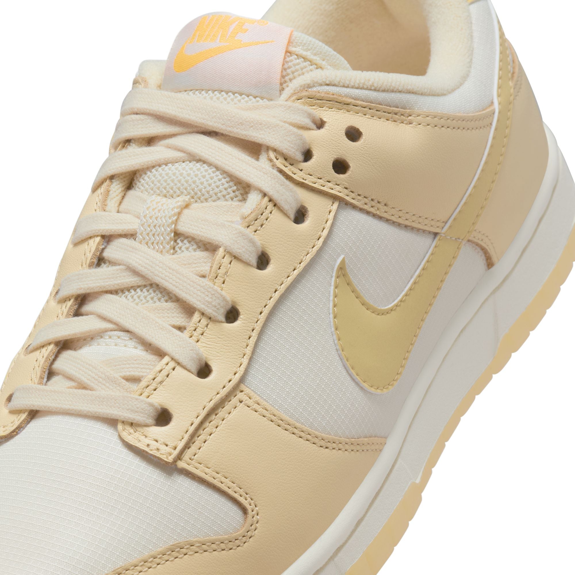 WOMENS NIKE DUNK LOW (MUSLIN/TEAM GOLD)