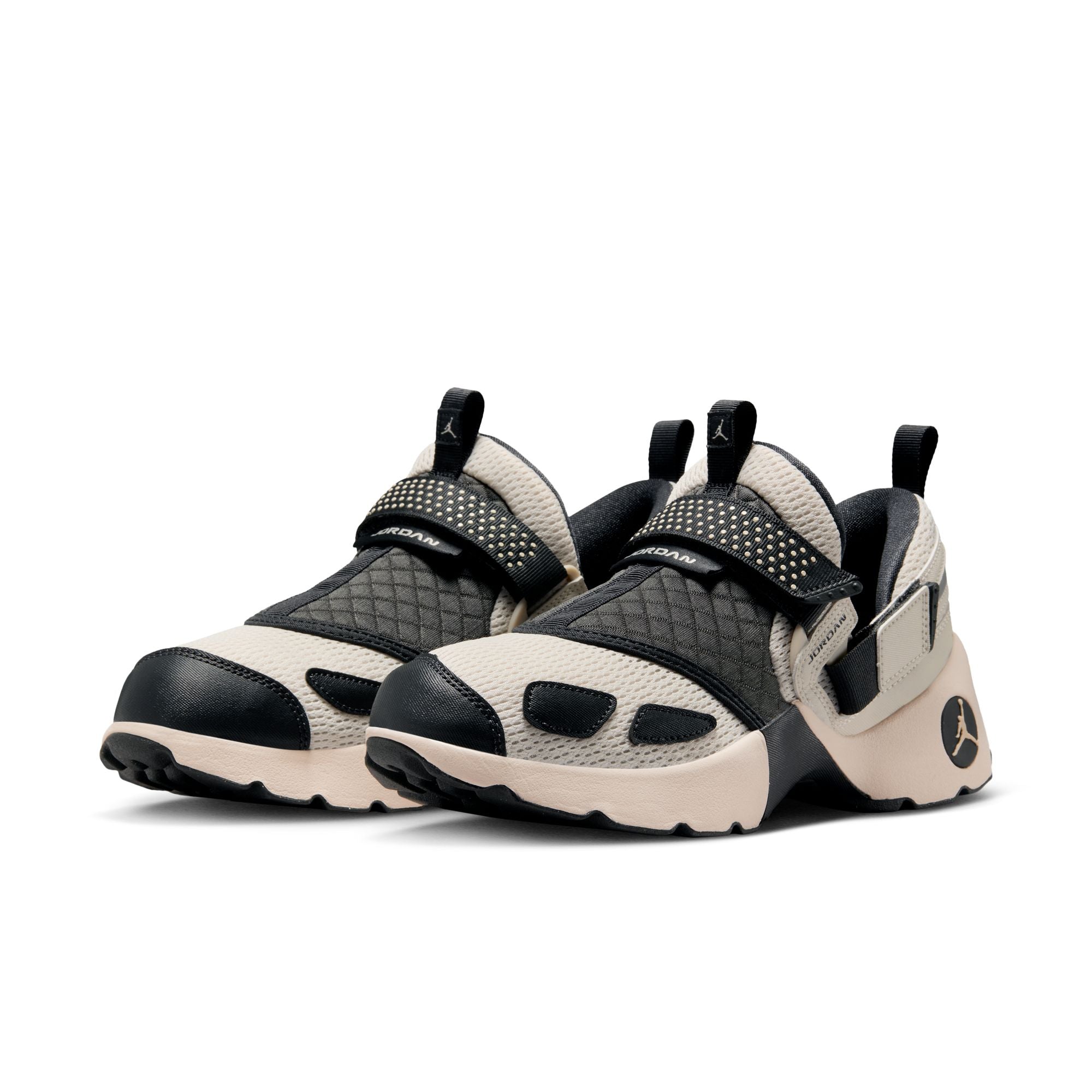 WOMENS JORDAN TRUNNER LX (LT OREWOOD BRN/ANTHRACITE)