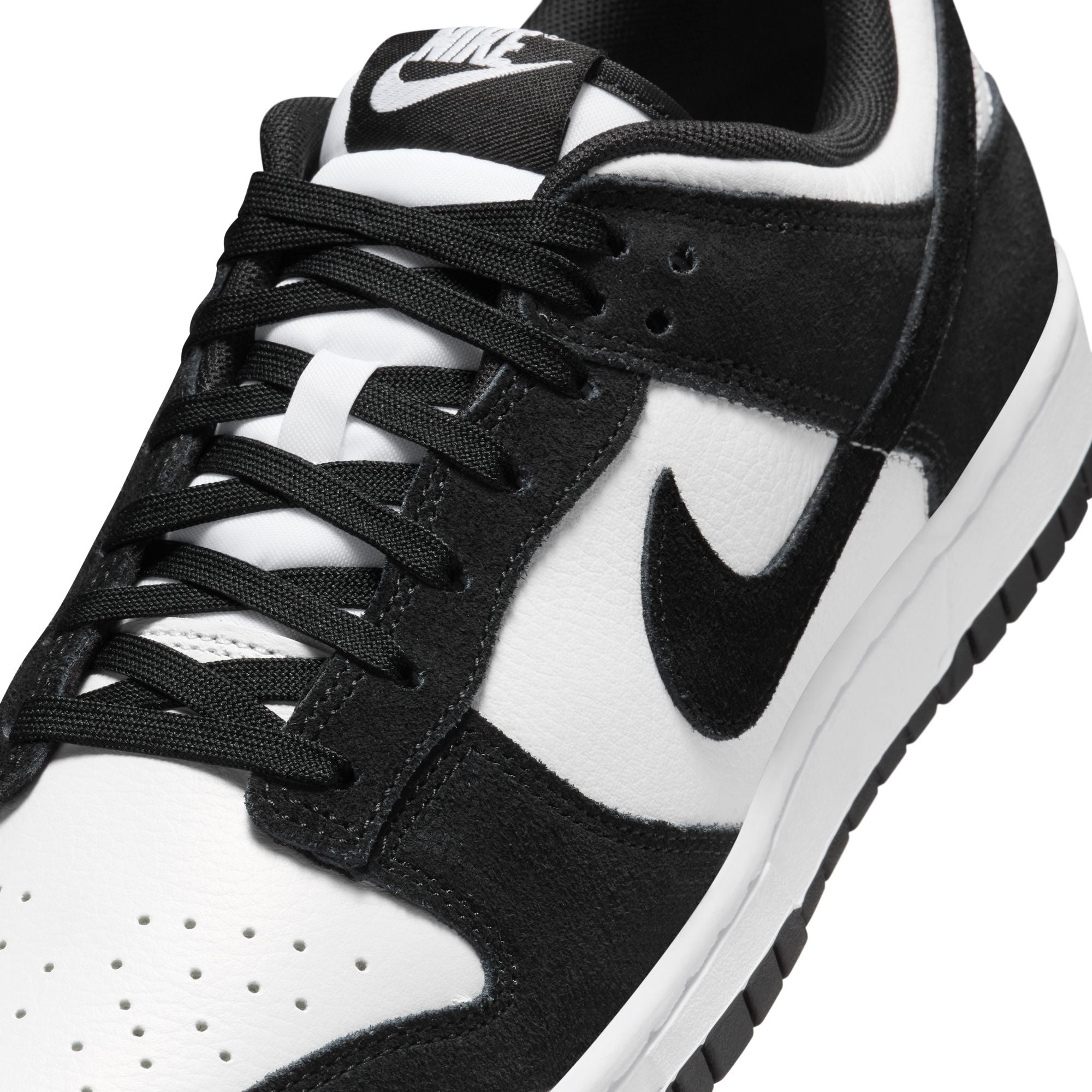 MENS NIKE DUNK LOW RETRO SE (SUEDE PANDA)