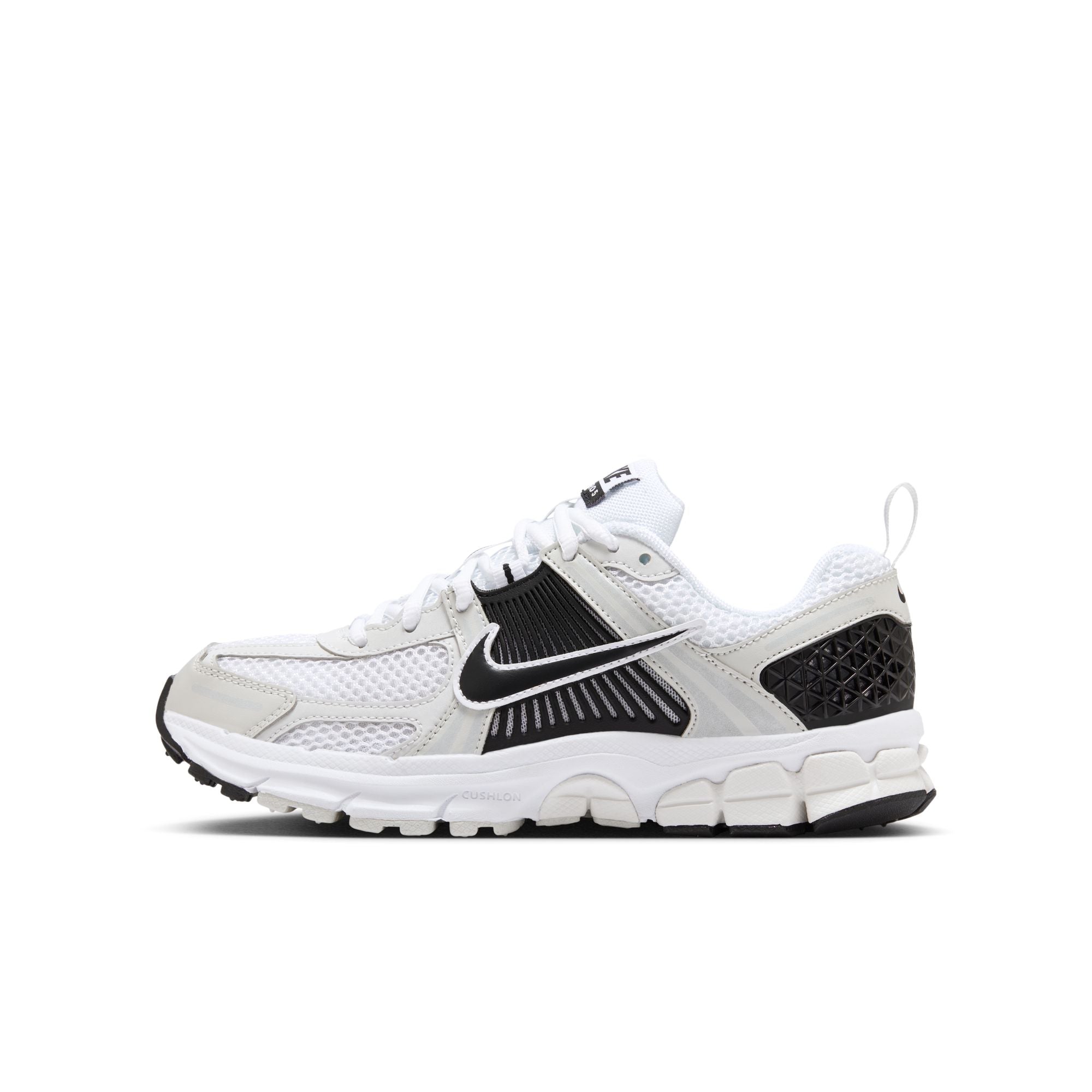 KIDS NIKE VOMERO GS (WHITE/BLACK/PLATINUM TINT)