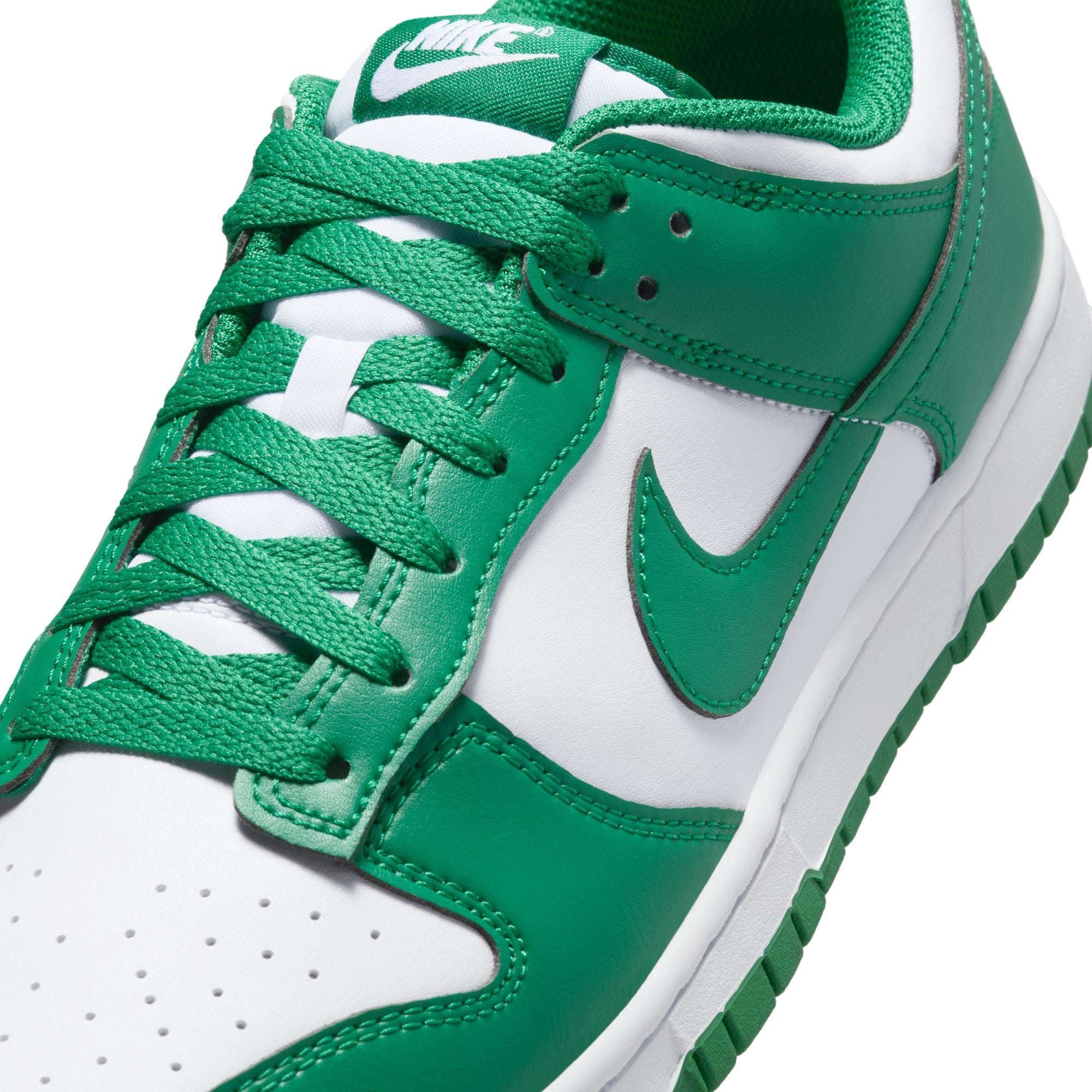 MENS NIKE DUNK LOW RETRO (WHITE/MALACHITE)