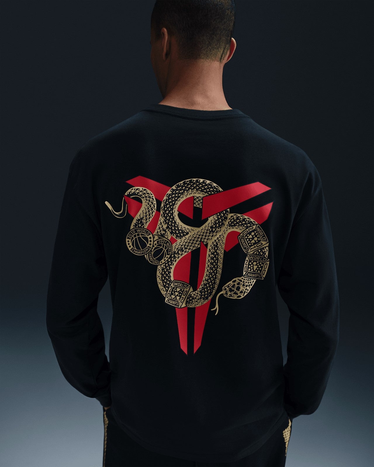 MENS NIKE KOBE "YEAR OF MAMBA" MAX90 LONG-SLEEVE T-SHIRT (BLACK)