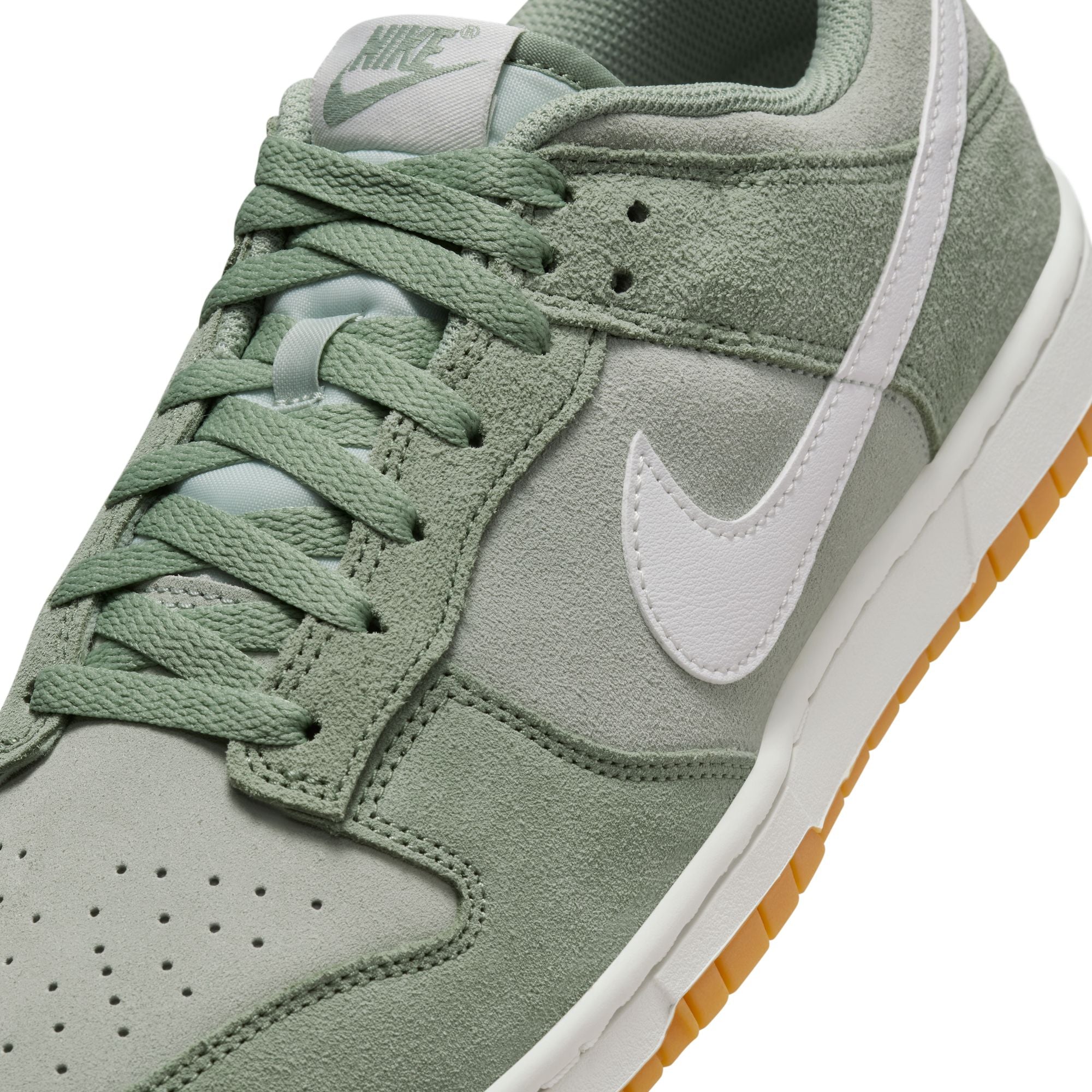 MENS NIKE DUNK LOW RETRO SE (JADE HORIZON/SUMMIT WHITE/LIGHT SILVER)