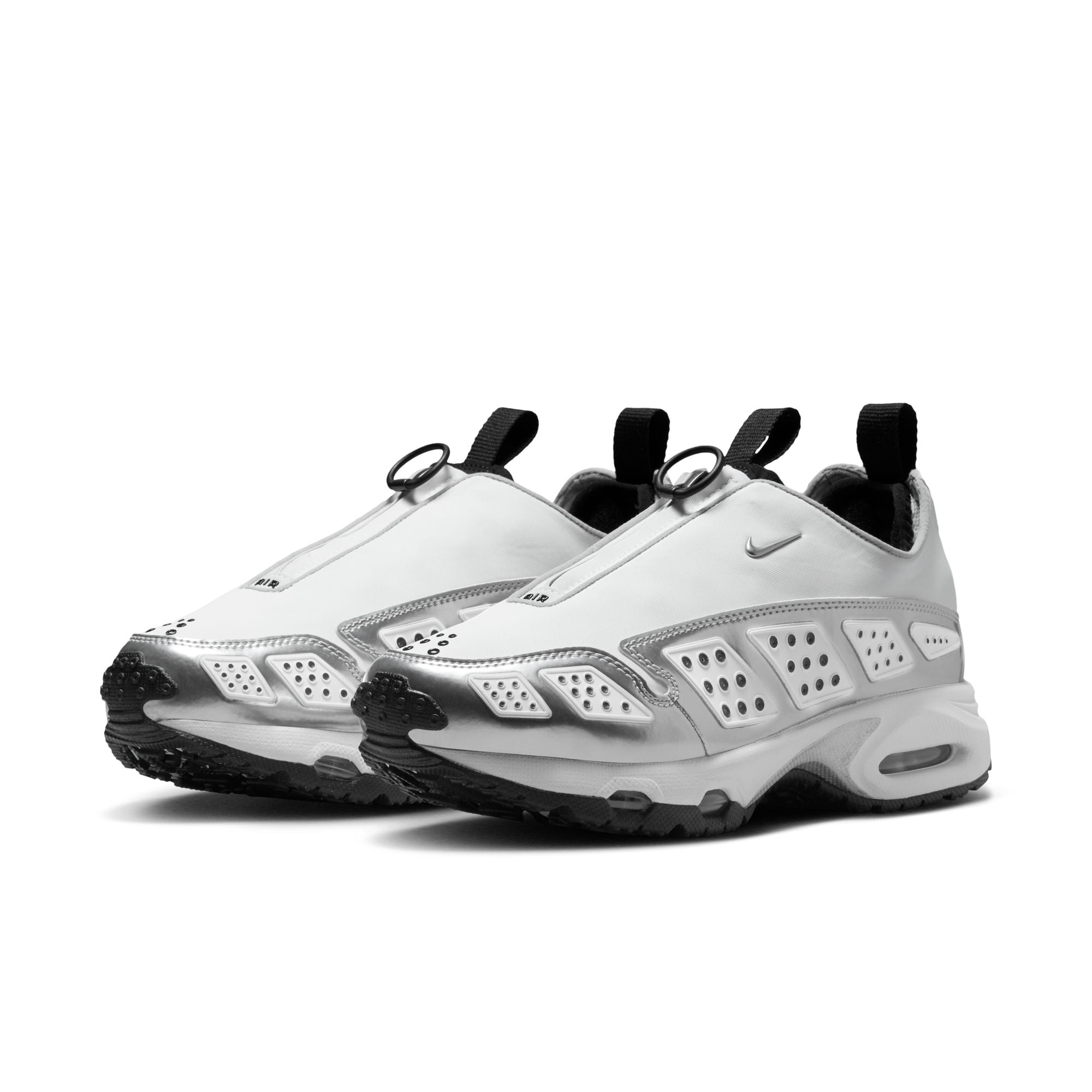 WOMENS NIKE AIR MAX SNDR SE (WHITE/METALLIC SILVER/BLACK)