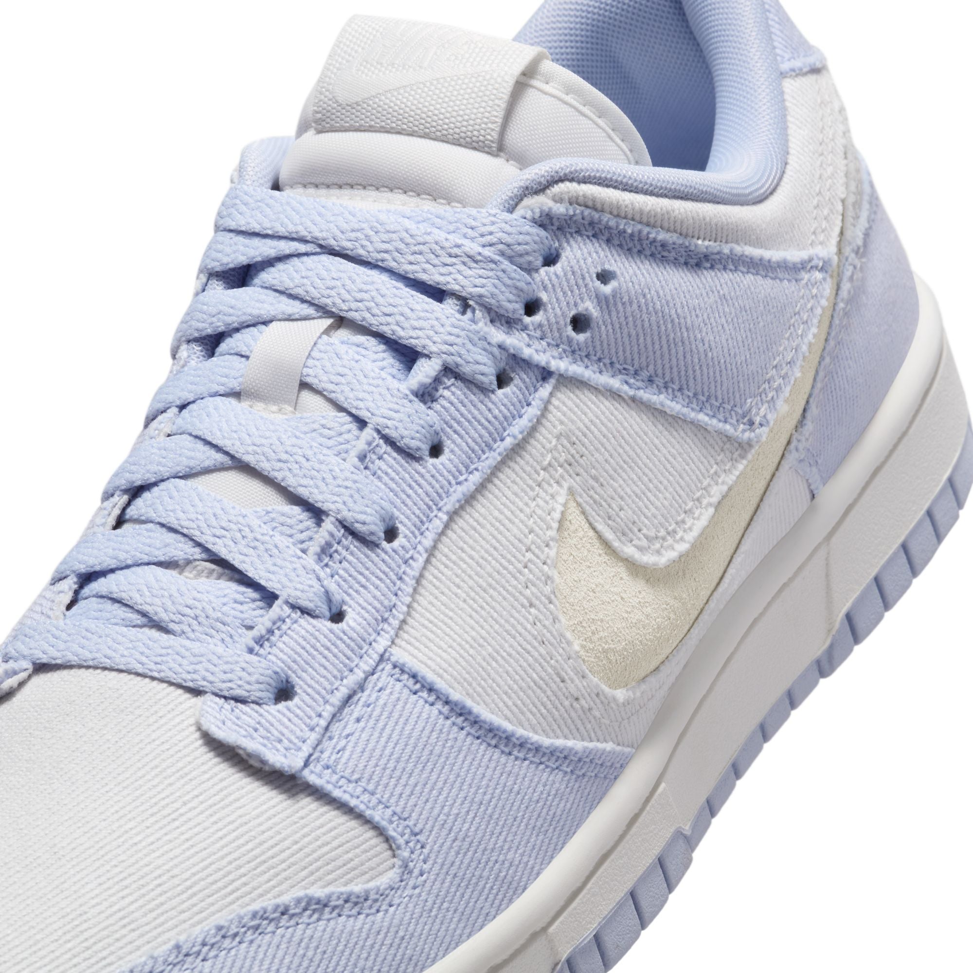 WOMENS NIKE DUNK LOW (GHOST/SUMMIT WHITE/PLATINUM TINT)