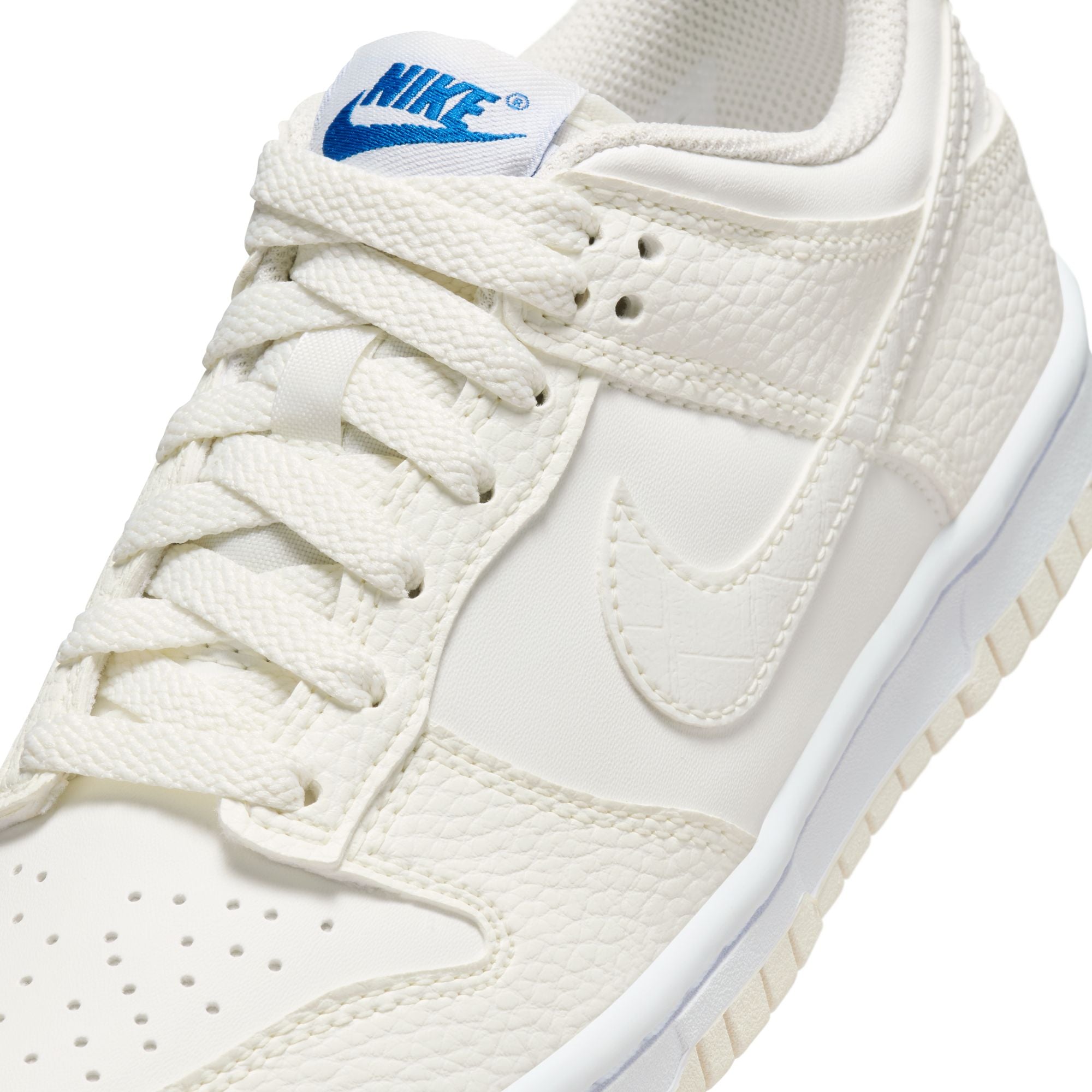 KIDS NIKE DUNK LOW SE GS (SAIL/SAIL/WHITE/GAME ROYAL)