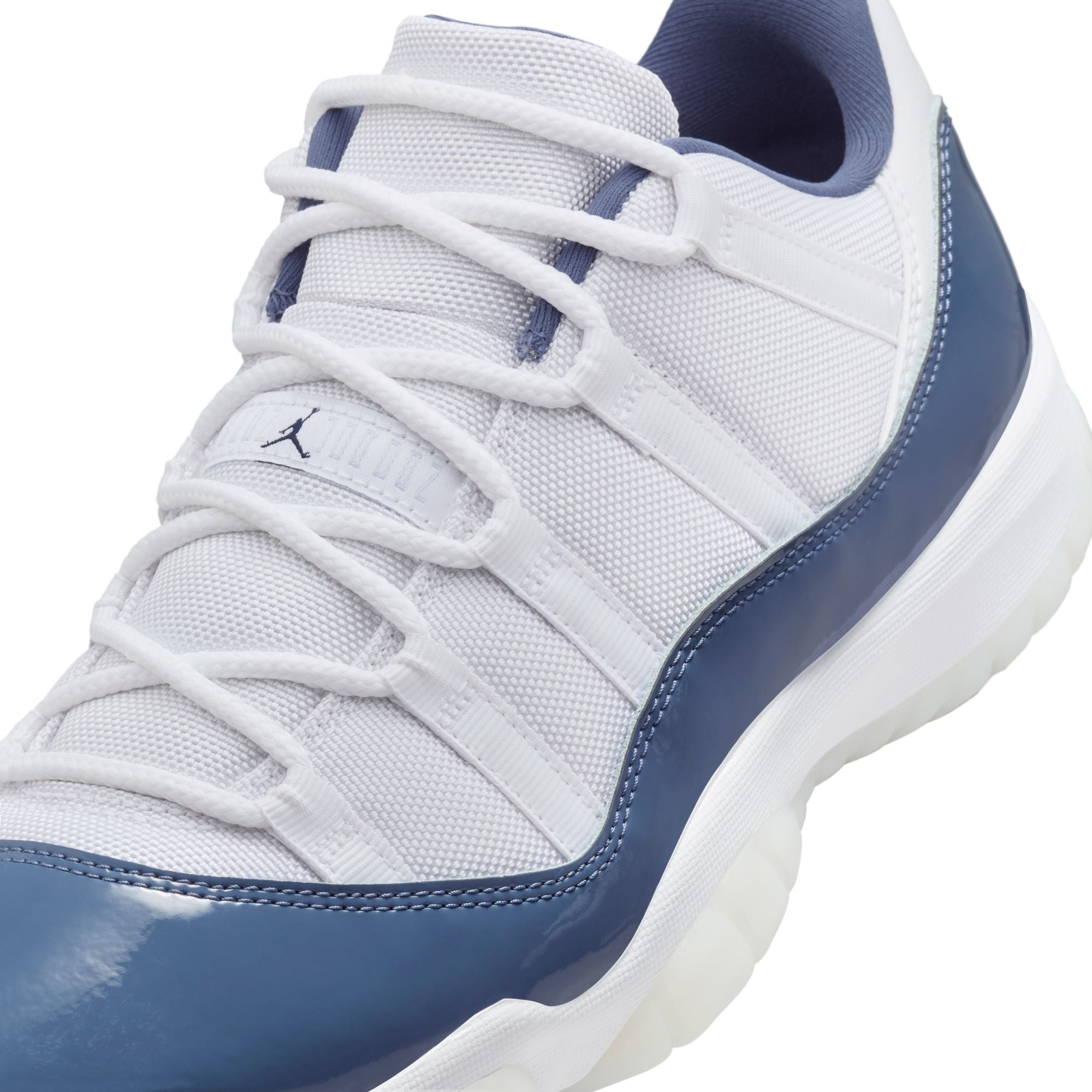 MEN'S AIR JORDAN 11 RETRO LOW (DIFFUSED BLUE)