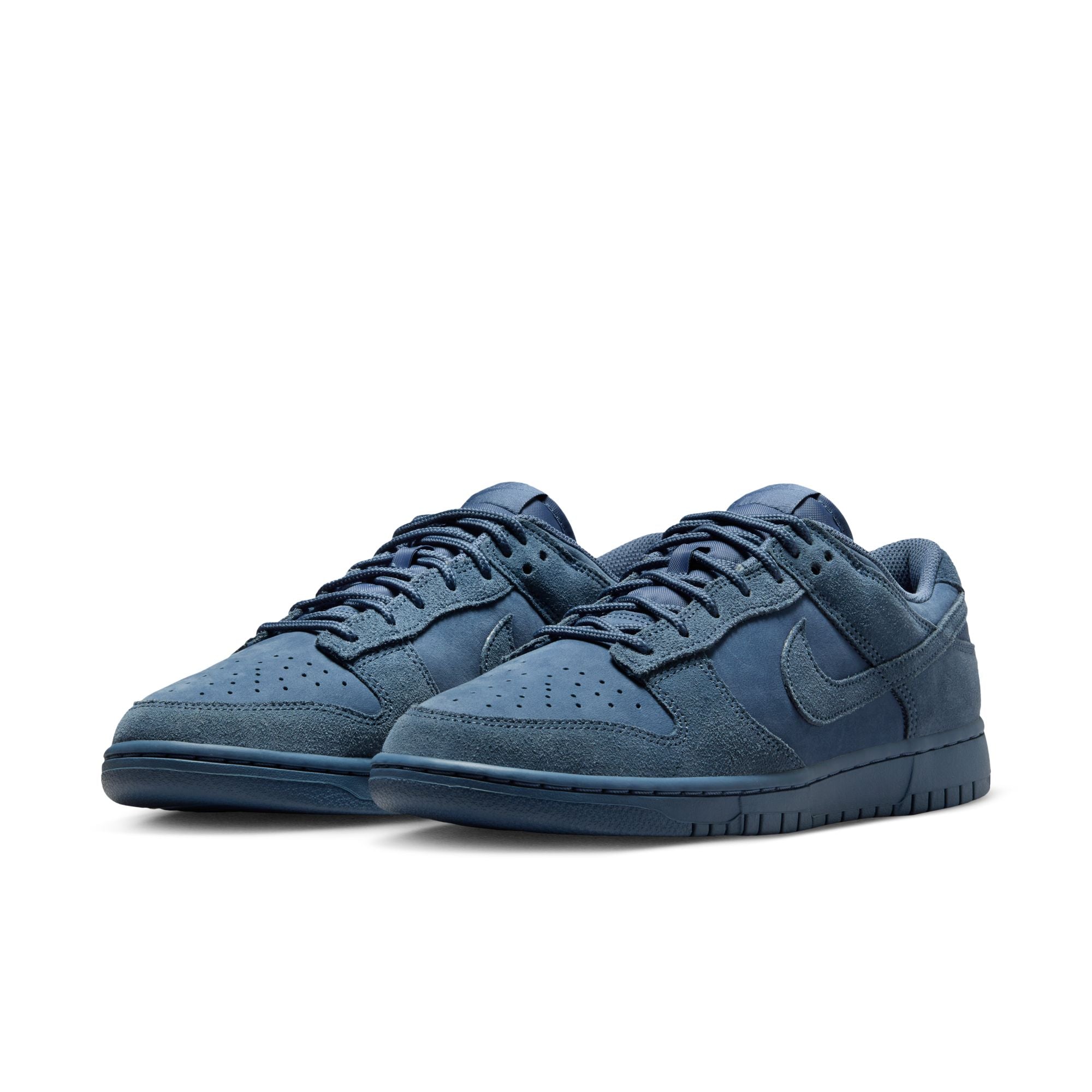 MENS NIKE DUNK LOW RETRO SE (DIFFUSED BLUE)