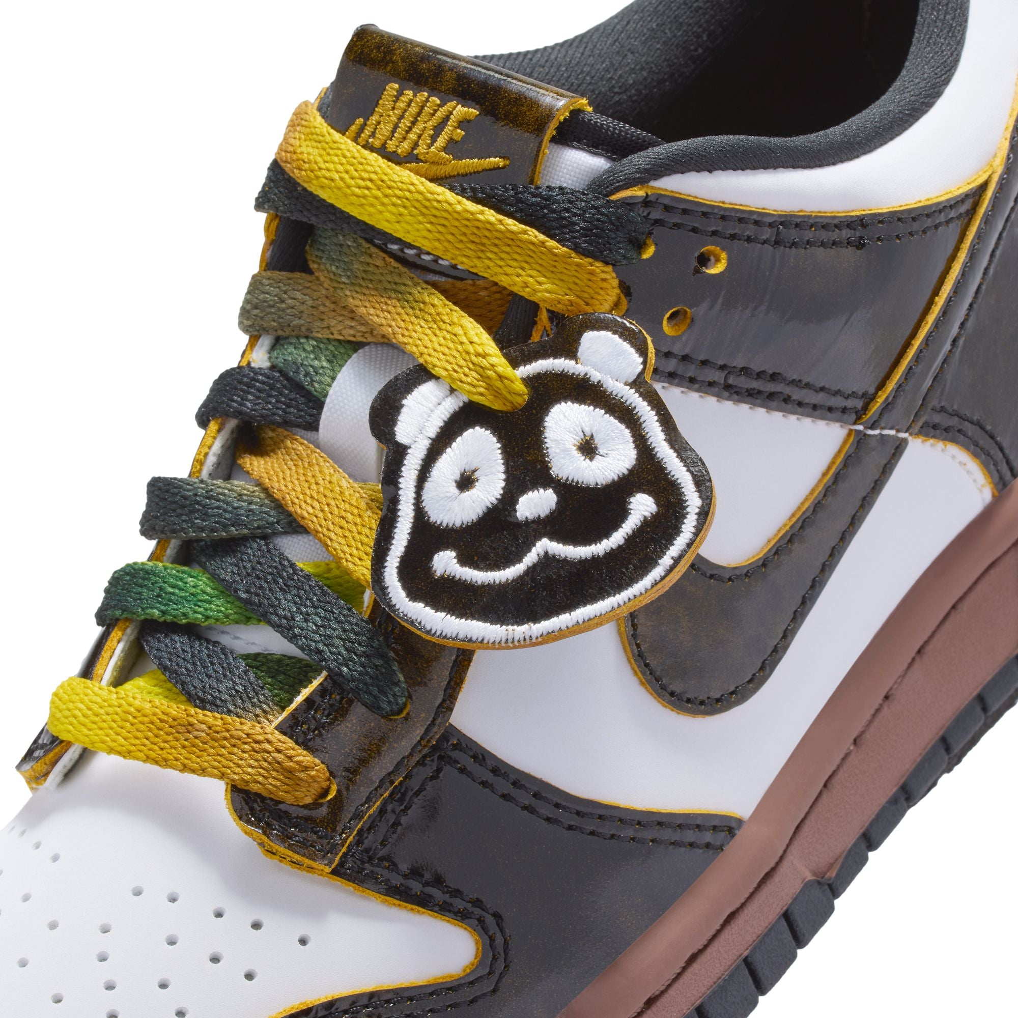 KIDS NIKE DUNK LOW SE GS "PANDA" (WHITE/BRIGHT CITRON/BLACK/FAUNA BROWN)