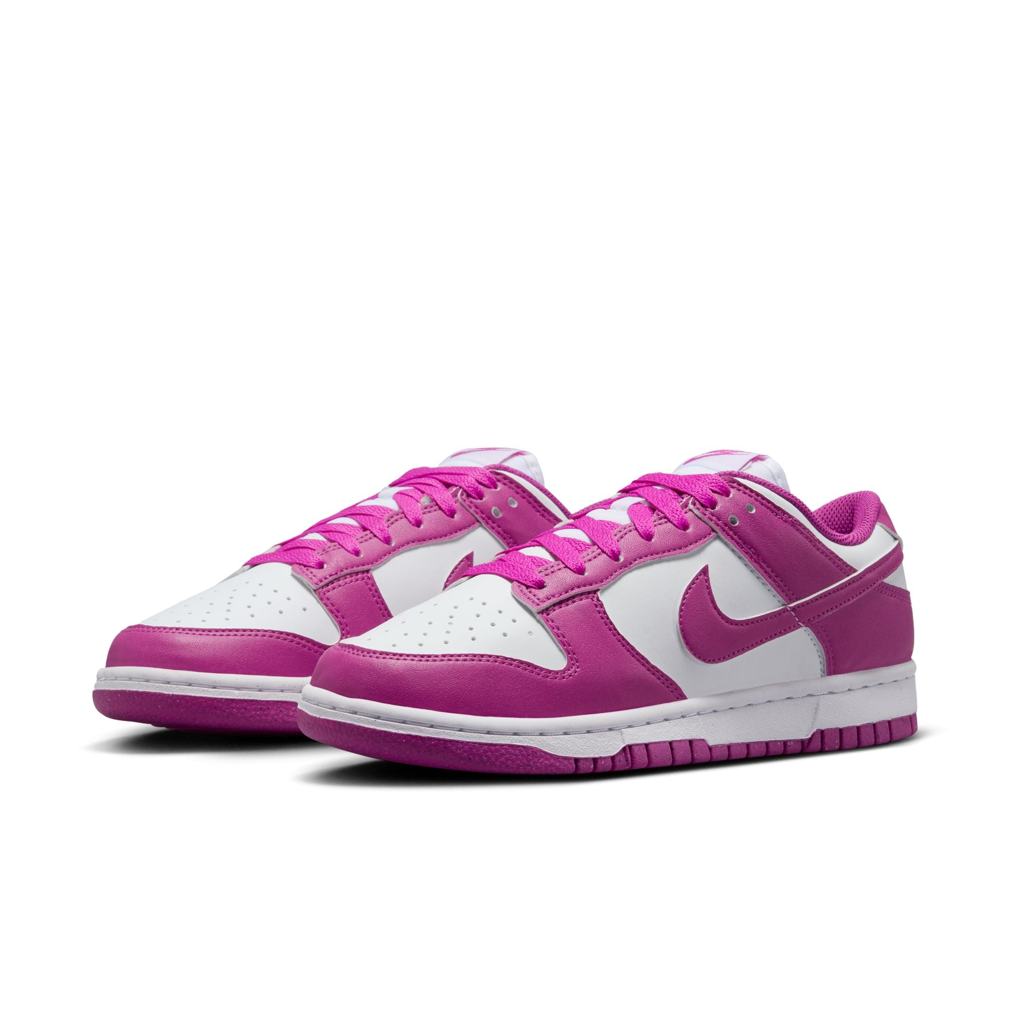 WOMENS NIKE DUNK LOW NEXT NATURE (WHITE/HOT FUCHSIA)