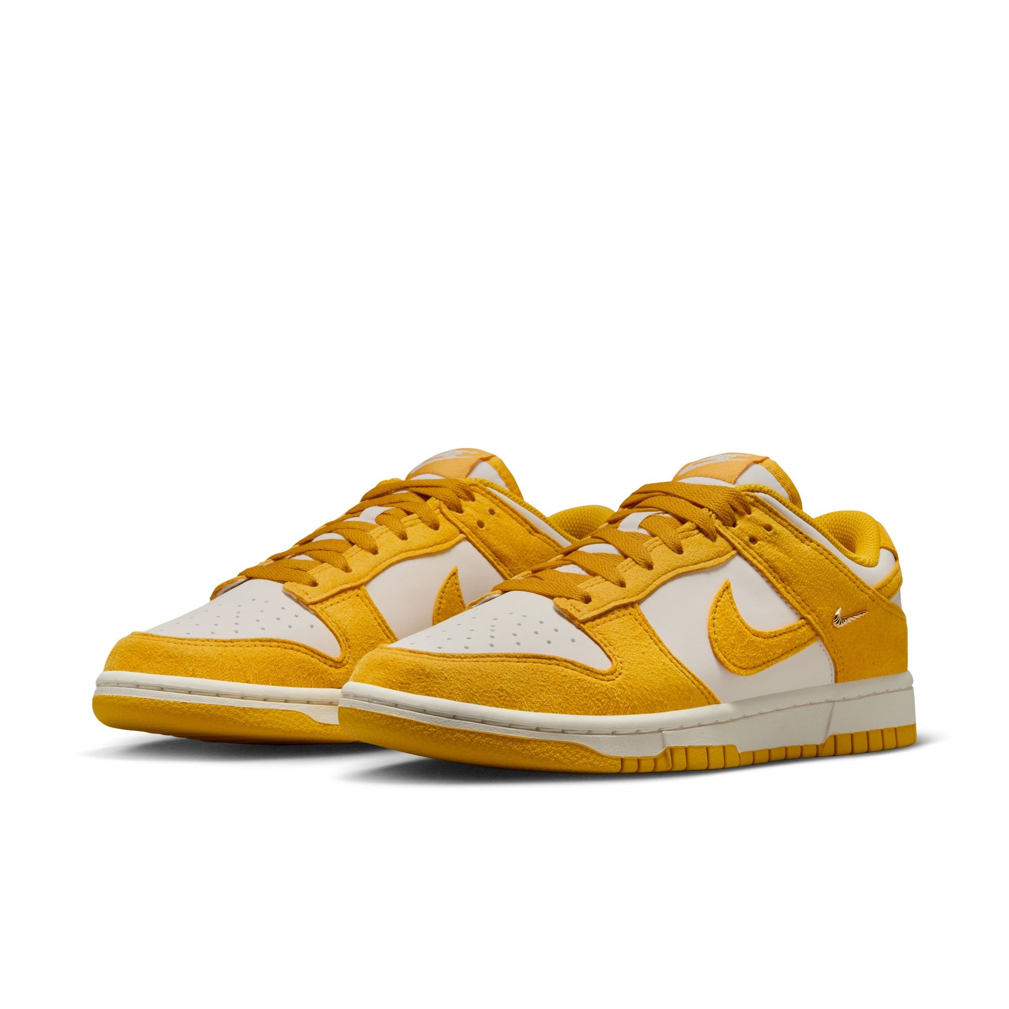 WOMENS NIKE DUNK LOW (PALE IVORY/DARK SULFUR/SAIL)