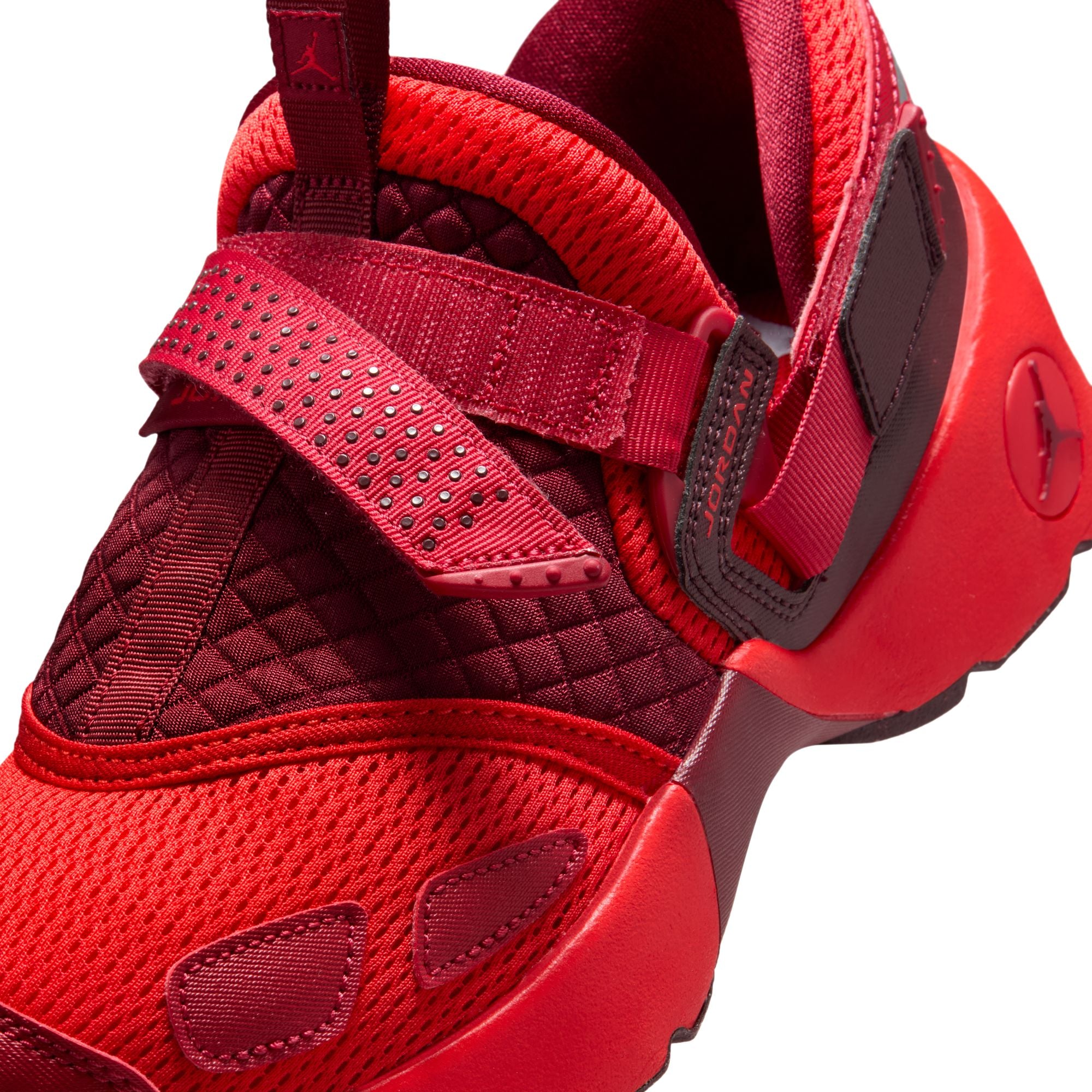 WOMENS JORDAN TRUNNER LX (CHILE RED/TEAM RED/REFLECTIVE SLVR)