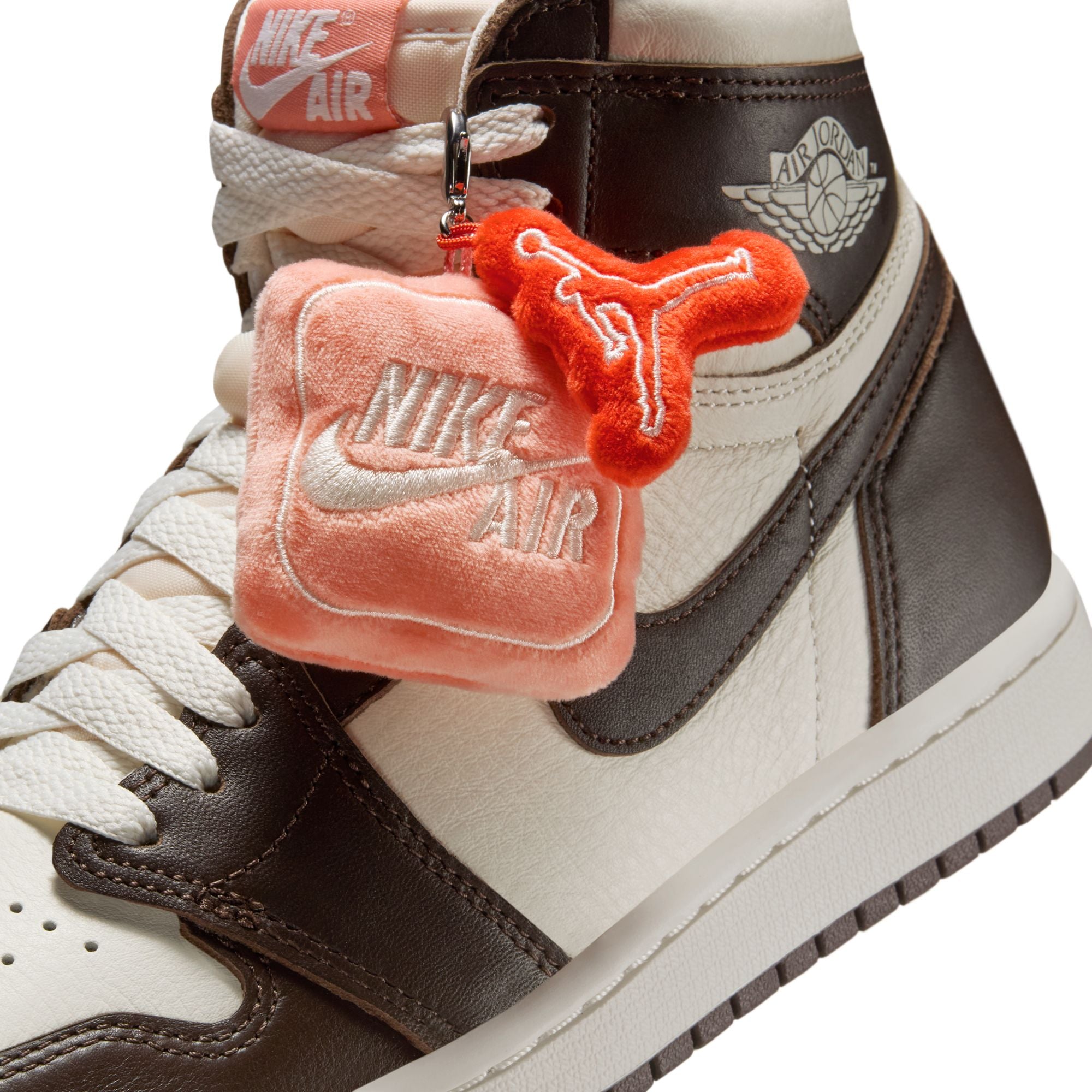 WOMENS AIR JORDAN 1 RETRO HIGH OG (BAROQUE BROWN)