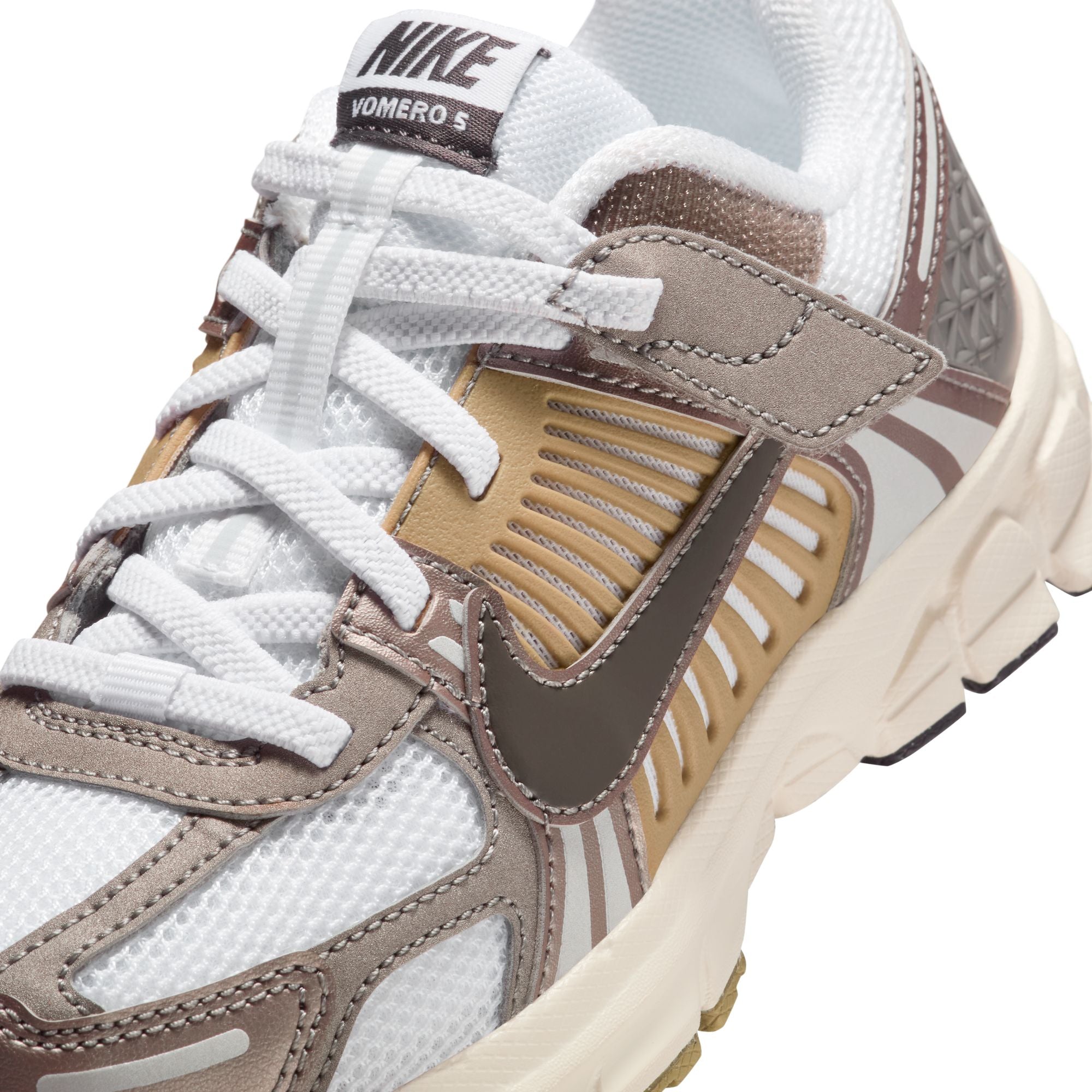 KIDS NIKE VOMERO 5 PS (MTLC PEWTER/MEDIUM ASH/PARACHUTE BEIGE)