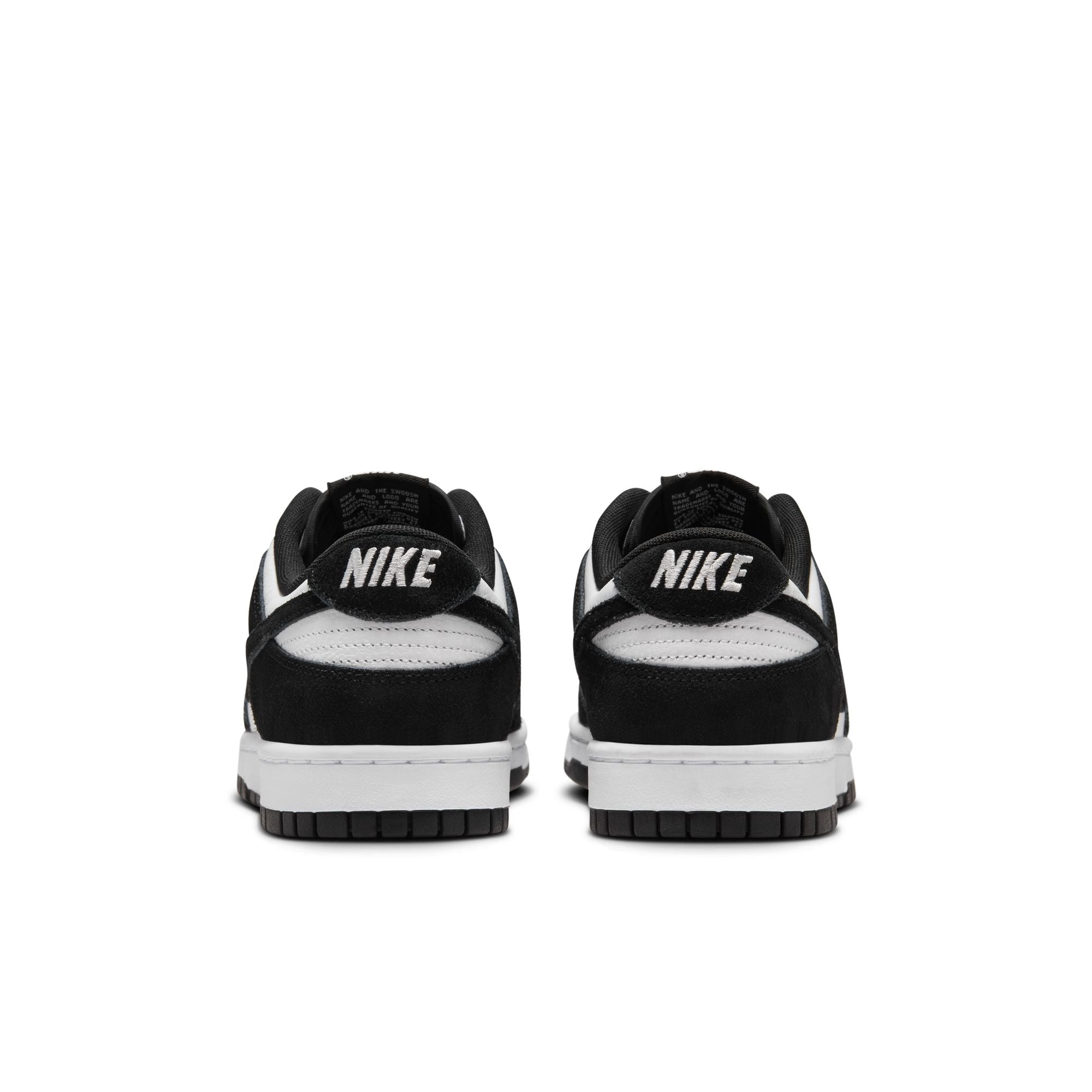 MENS NIKE DUNK LOW RETRO SE (SUEDE PANDA)