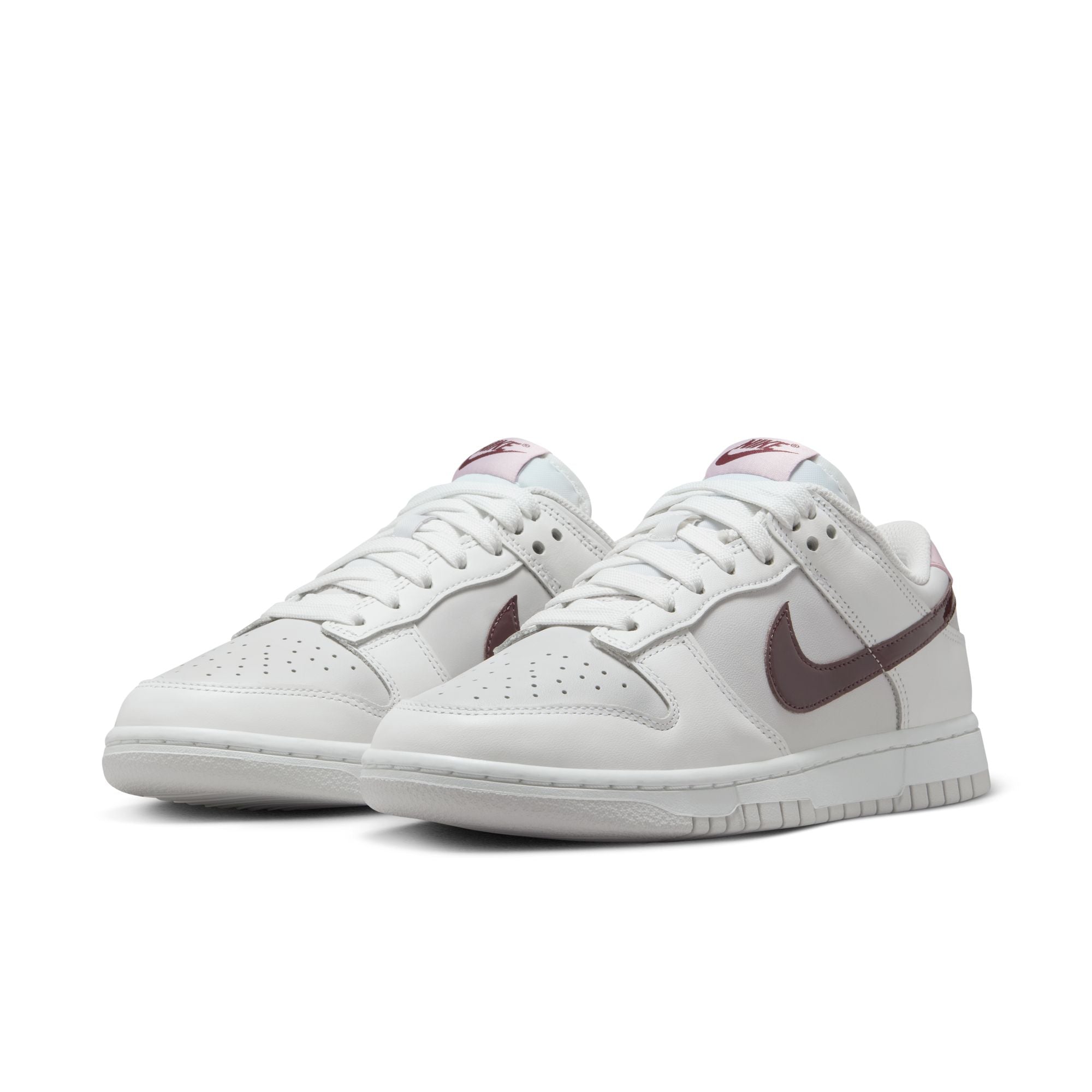 WOMENS NIKE DUNK LOW (SUMMIT WHITE/PLUM CHALK/VAST GREY)