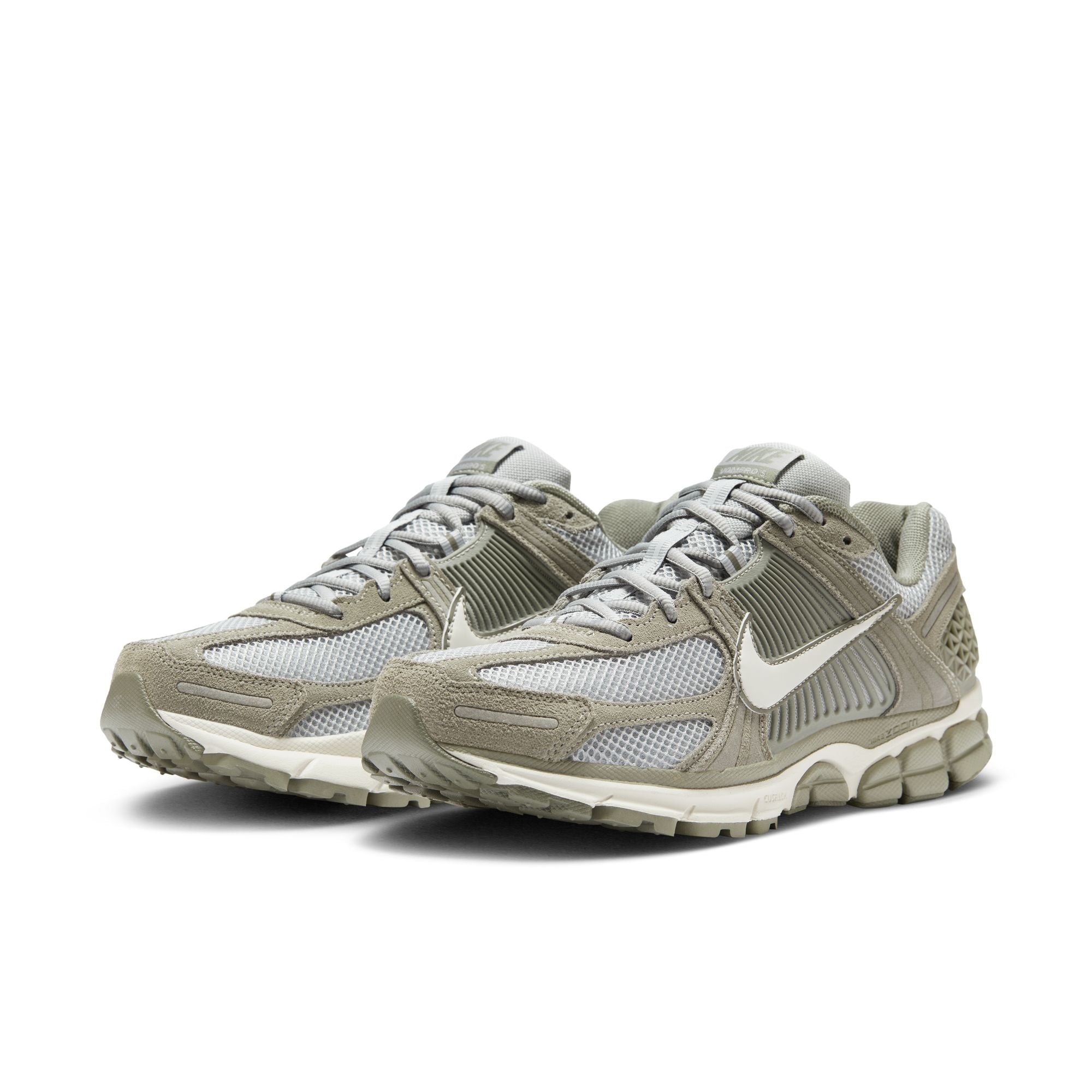 MENS NIKE ZOOM VOMERO 5 (DARK STUCCO/PHANTOM/LT SMOKE GREY)