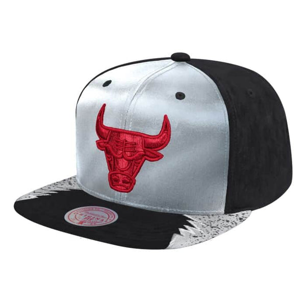 DAY 5 SNAPBACK CHICAGO BULLS (GREY/BLACK)